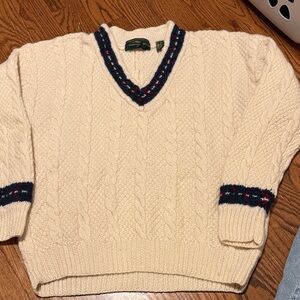 Embassy Row Vintage Hand knit cable knit v-neck sweater size large